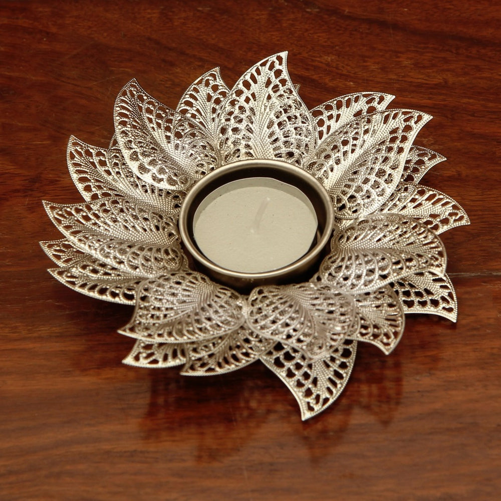 Flower Tea Light Holder: Silver Flower Tea Light Holder: Silver
